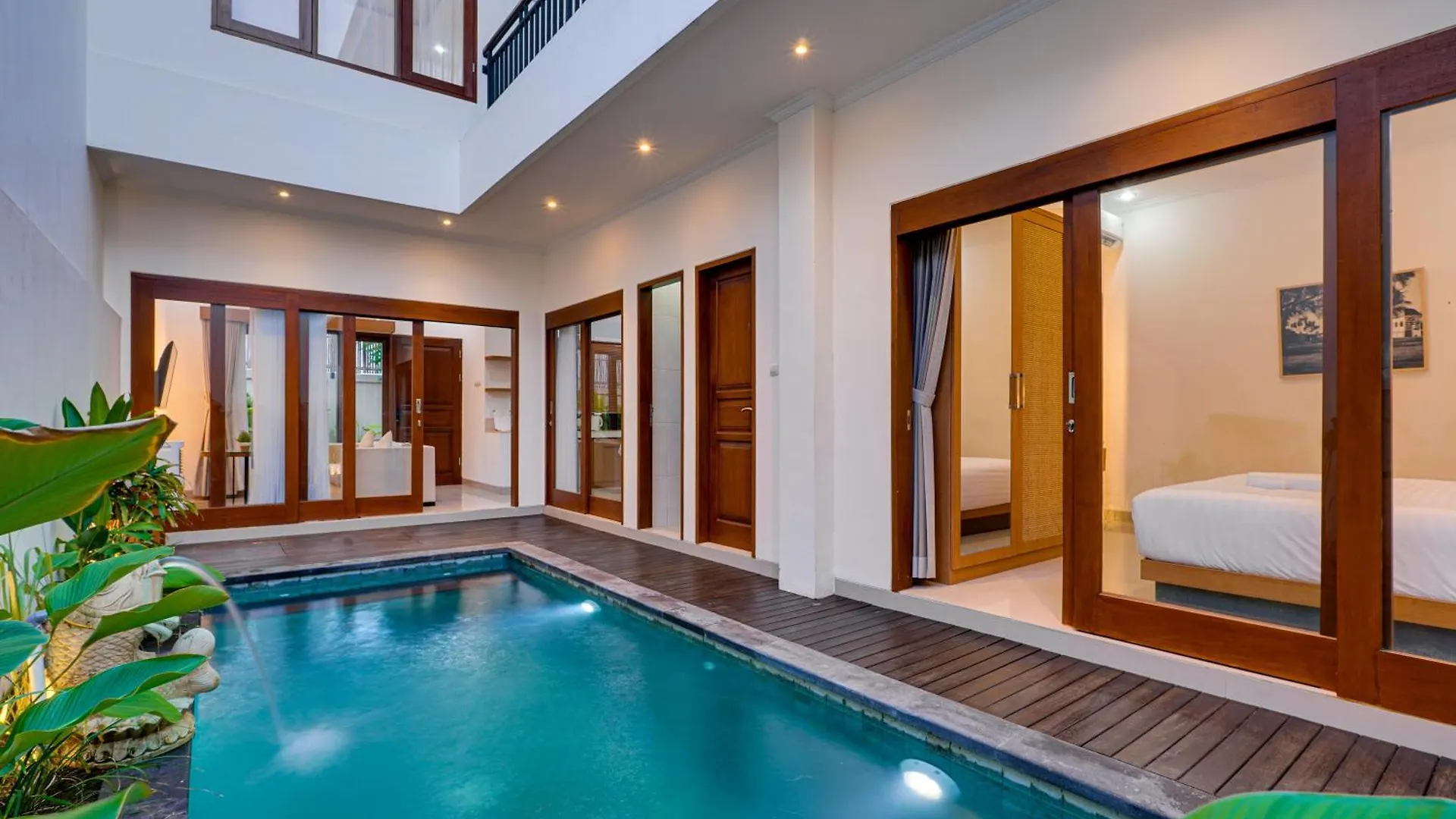 Villa Boswellia Seminyak Near Double Six Beach
