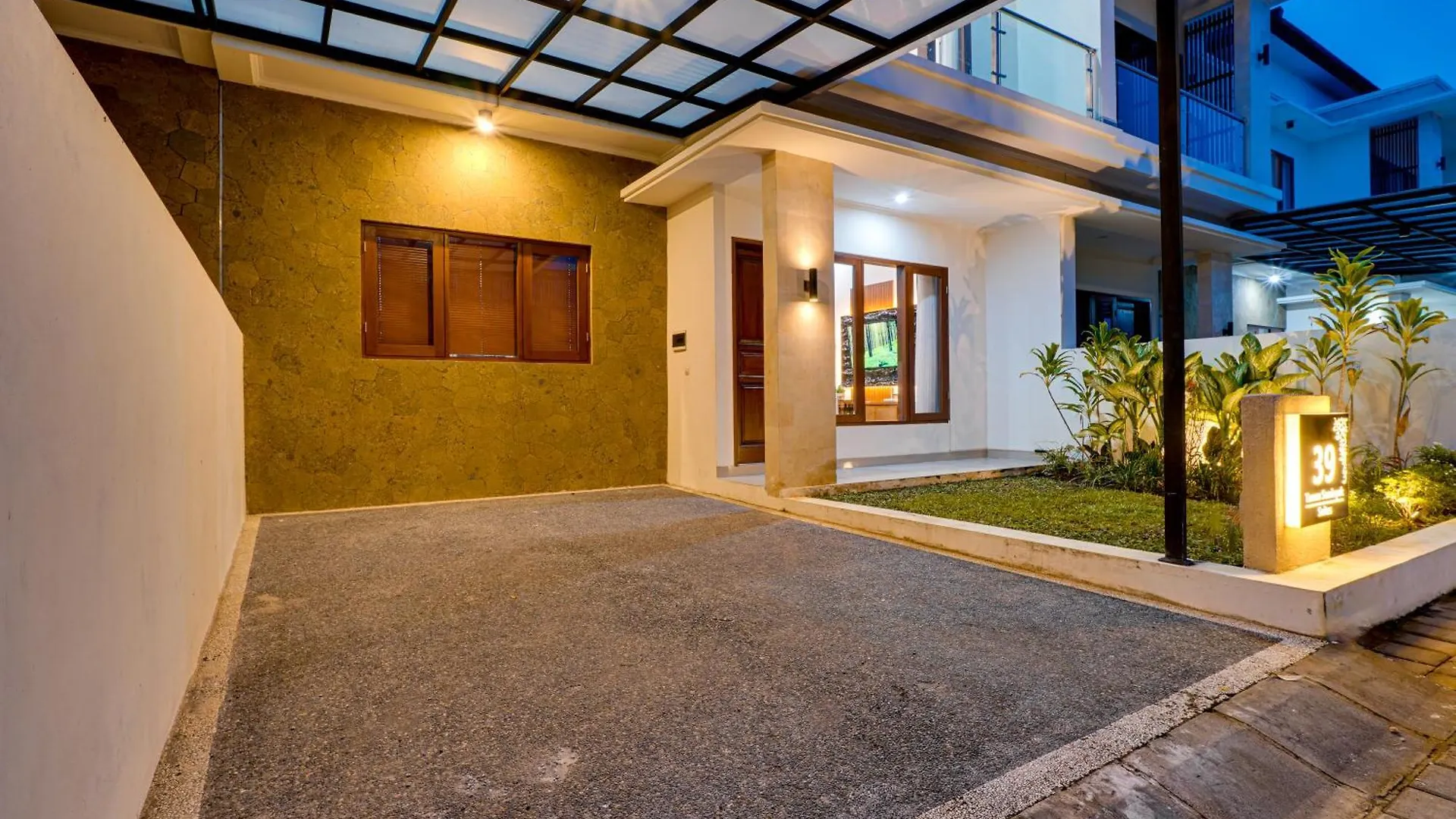 Villa Boswellia Seminyak Near Double Six Beach