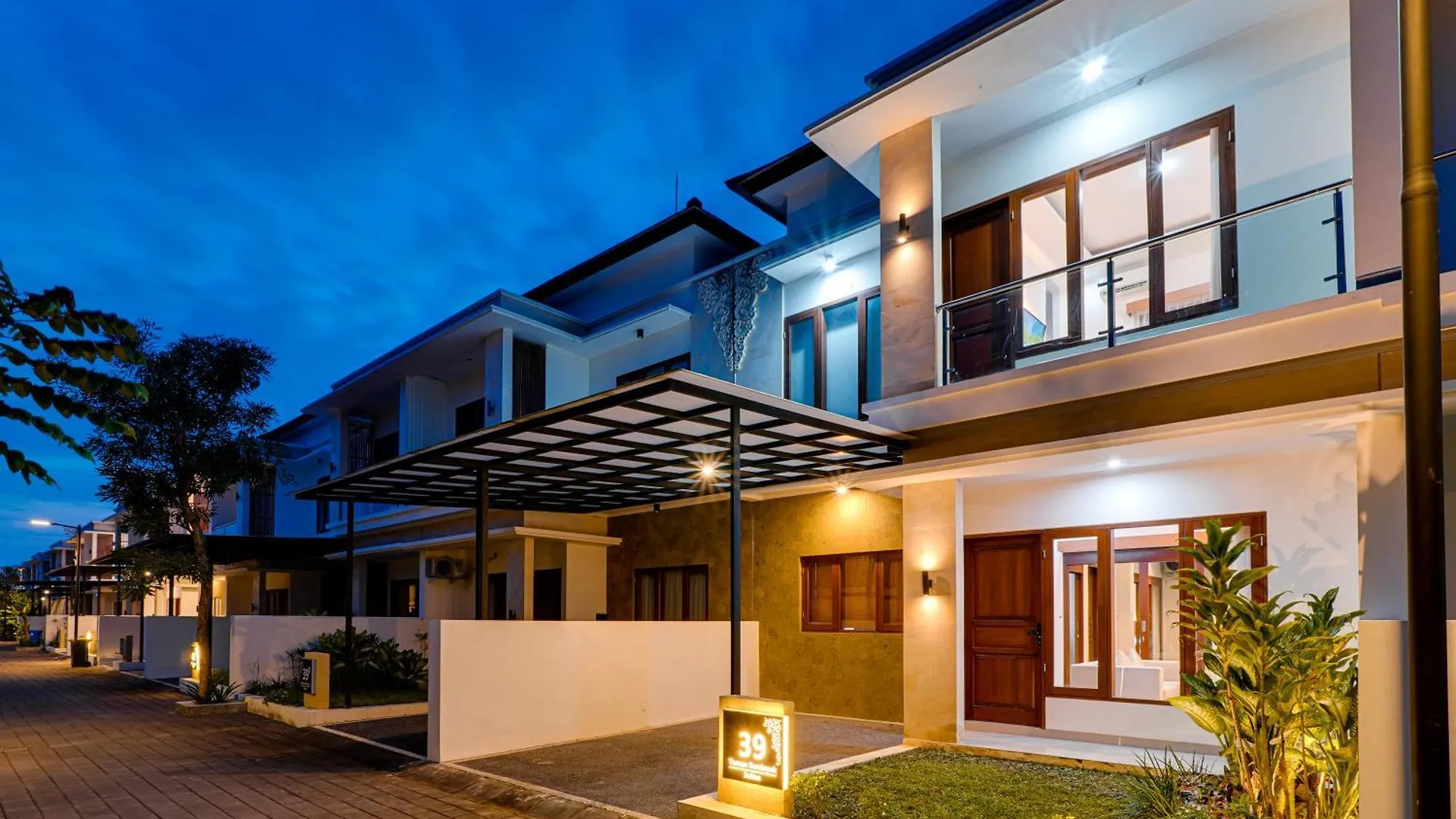 Villa Boswellia Seminyak Near Double Six Beach